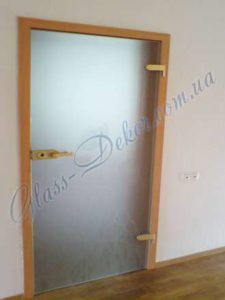 Матовая дверь из стекла